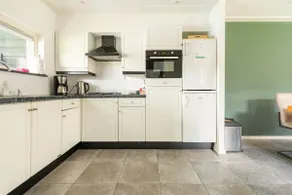 Beautiful spacious guesthouse - Image 5