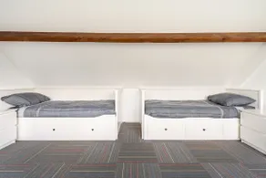 Beautiful spacious guesthouse - Image 4