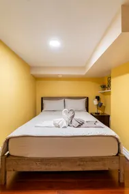 Convenient 2 bed rooms guest suit. - Image 2