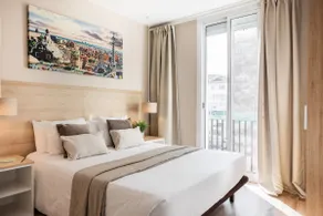 Centric Duplex w/ Private Terrace 3BD/AC/1Go WiFi - Image 4