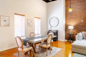2-bedroom penthouse with rooftop deck and garage - Image 5