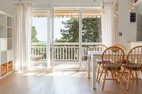A & P - top floor apartment with sea view balcony - Image 3