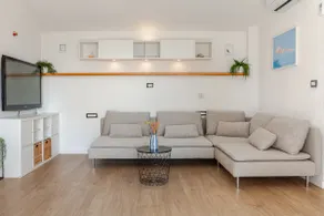 A & P - top floor apartment with sea view balcony - Image 4