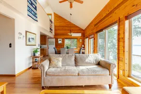 Hood Canal Hideway Waterfront home - Image 5