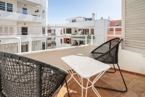 Cosy apartment only 2 minutes walk from the beach - Image 3