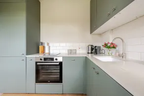 Central Chelmsford Apartment with Garden - Image 5