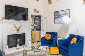 Modern Townhouse ~ King Bed ~ Fast Wifi ~ Pets OK! - Image 2