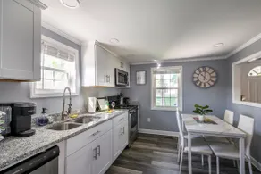 Stylish One Bedroom home 5 min away from Downtown. - Image 4