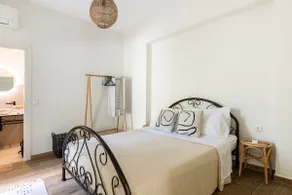 Lavraki Apt. — central, garden, walk to the sea - Image 4