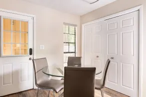 Relaxing 4-Bedroom Oasis - Image 4