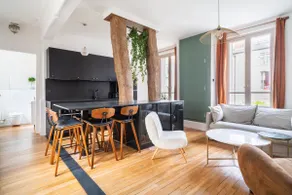 Historic apartment in the heart of the city, chic and cozy - Image 2