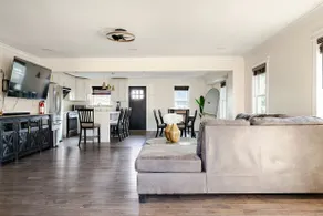 Pet Friendly 4-BR Home Near Philly with Yard - Image 2