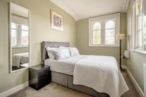 Luxury Georgian 2 Bedroom Apartment in Belfast - Image 4