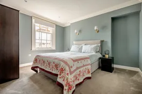 Luxury Georgian 2 Bedroom Apartment in Belfast - Image 3
