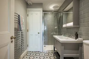 Luxury Georgian 2 Bedroom Apartment in Belfast - Image 5