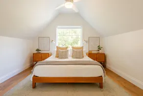 Creekside Cottage - A spacious, private suite! - Image 3