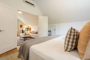 Creekside Cottage - A spacious, private suite! - Image 4
