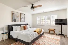 Modern home w Pools & Golf course - Image 3