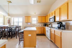 Spacious 4BR Retreat | King Suite | 2 Living Rooms - Image 4