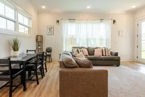 Beautiful Paradise Home - 1 Mile From Beach - POOL - Image 3