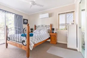 Enoggera Spacious, Quiet Unit, Wi-Fi, Smart TV + - Image 2