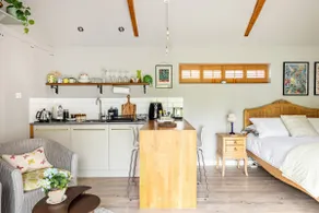 Delightful, open plan studio in Brightwell Baldwin - Image 5