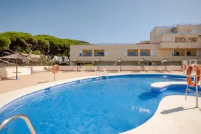 Luxury and Relaxation 50 meters from the beach. AC+Garage+Garden+Pool - Image 4