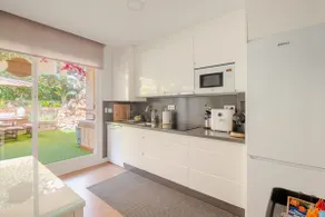 Luxury and Relaxation 50 meters from the beach. AC+Garage+Garden+Pool - Image 5