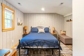 Charming 1 bedroom guesthouse on 4 acres, hot tub - Image 3