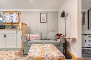 Charming 1 bedroom guesthouse on 4 acres, hot tub - Image 2