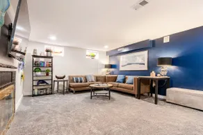 Spacious, Modern & Central 2 Bed, 2 Bath by DU - Image 2