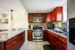 Conveniently located BK House With Lots Of Charm!! - Image 4