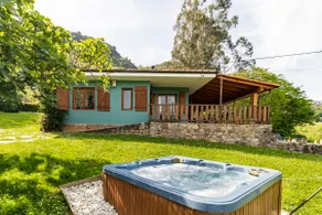 Outdoor Jacuzzi for year-round use. - Image 4