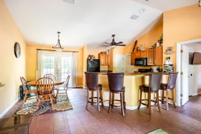 Beautiful Newer homeThree bedroom 2 Full bath 😎😀🥂 - Image 4