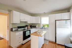 Unit 2~Garden Getaway Close to Beach & Downtown - Image 5