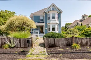 Unit 2~Garden Getaway Close to Beach & Downtown - Image 4