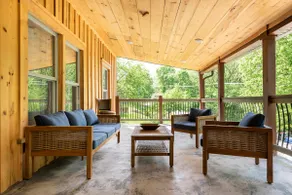 King Bed Private Home Ideal For Long & Short Stays - Image 3