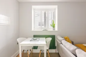Central Abergavenny 1-bed Renovated Apartment - Image 2