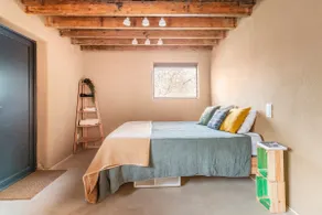 Guesthouse with natural vibe - bikes included - Image 1