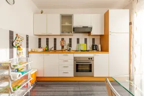 Sunny Apartment - Image 3