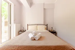 Quiet apartment by the park - Image 3