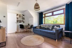 Beautiful 1 bedroom apartment with outdoor dining - Image 2