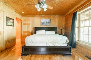 Secluded Log Cabin in the Woods - Image 5