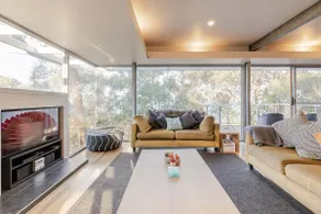 Lorne Luxury ocean views to the bay - Image 3