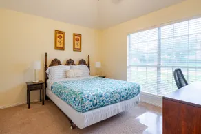Charming 4B/2.5B Hidden Gem with 2 King-Size Beds - Image 3