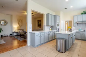 Charming 4B/2.5B Hidden Gem with 2 King-Size Beds - Image 4