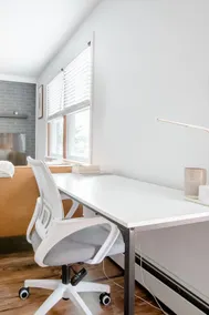 Cozy 1B Apt w/ fireplace, full kitch & off str PK - Image 4