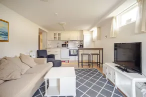 Modern apartment in a quiet neighbourhood. - Image 3