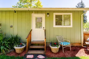 The Lily Pad, (a secret getaway) - Image 3