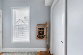 High Rock Home-4BR, 2BA Modern, near downtown Lynn - Image 3